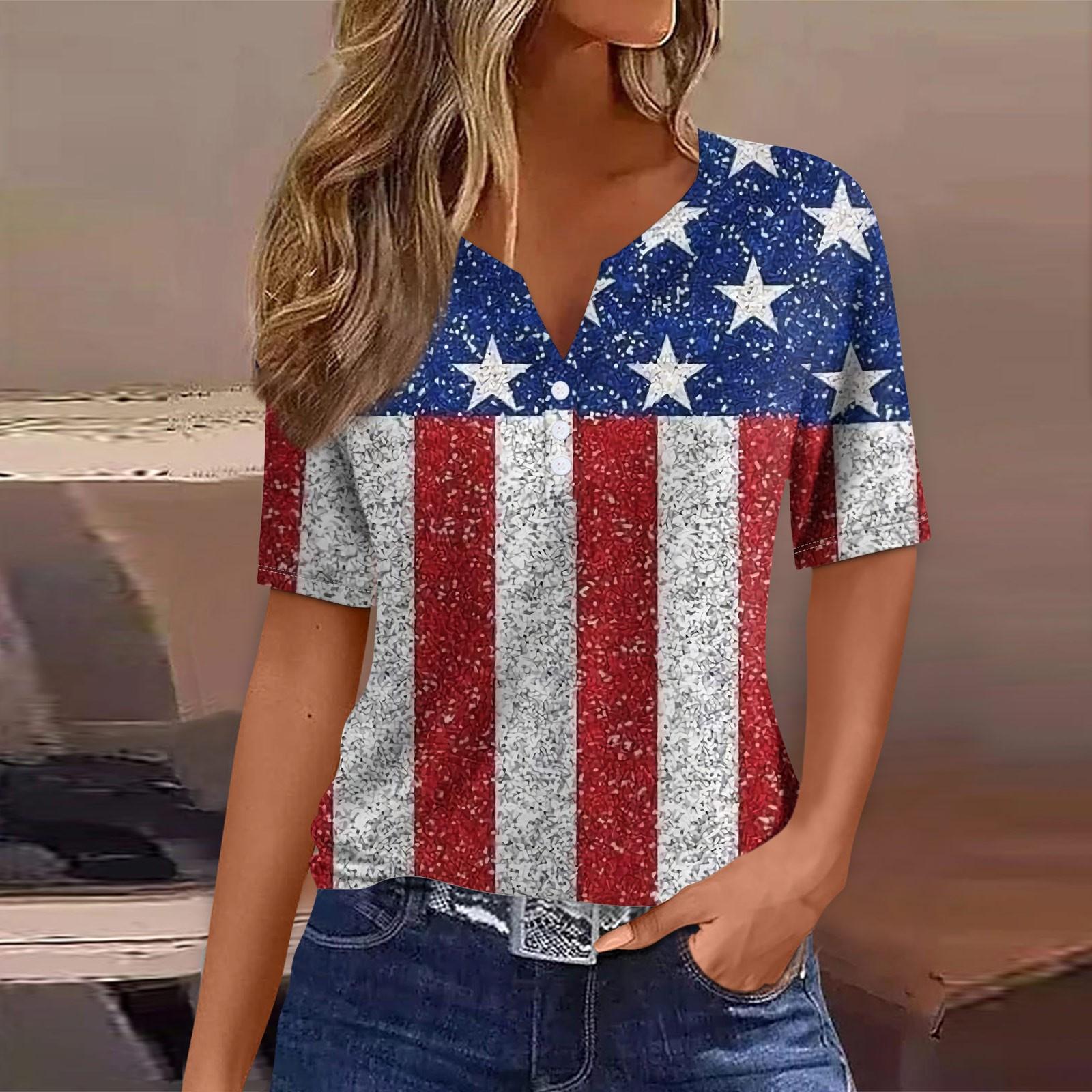 

Женская повседневная футболка с принтом «День независимости» с V-образным вырезом и коротким рукавом, декорированная пуговицами S