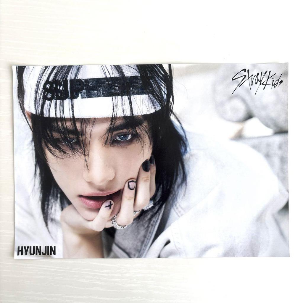[USED] Stray Kids Hyunjin Card Flyer 5 Pieces