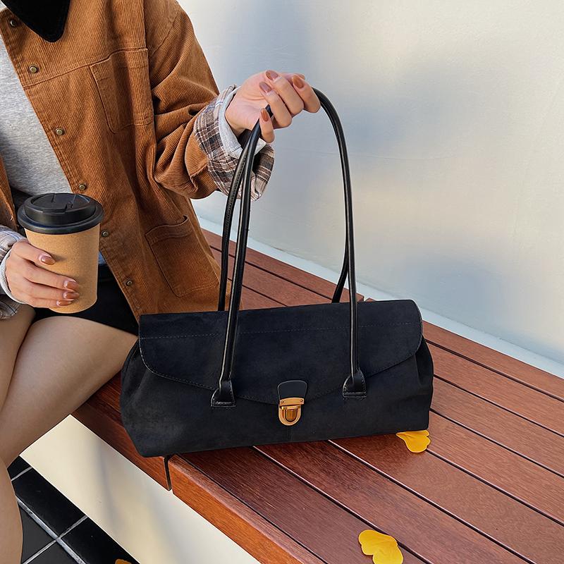 Vintage college style tote bag simple shoulder armpit bag ins premium sense niche locomotive bag