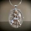 Schönheit und Löwenmuster Ovaler Glasanhänger Halskette Schmuck
