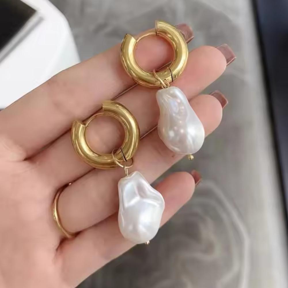 European Baroque Vintage High-end Asymmetrical Gold Color Pearl Earrings for Women Sassy Temperament Elegant Jewelry Party Gifts