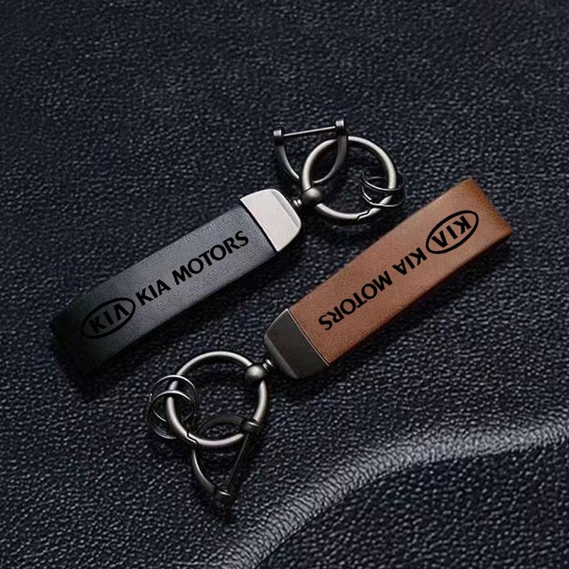 2026 Het Bilklistermärke Lyxig Metall Läder Logotyp Nyckelring Bilnyckelring för KIA sportage ceed sorento cerato optima picanto rio soul