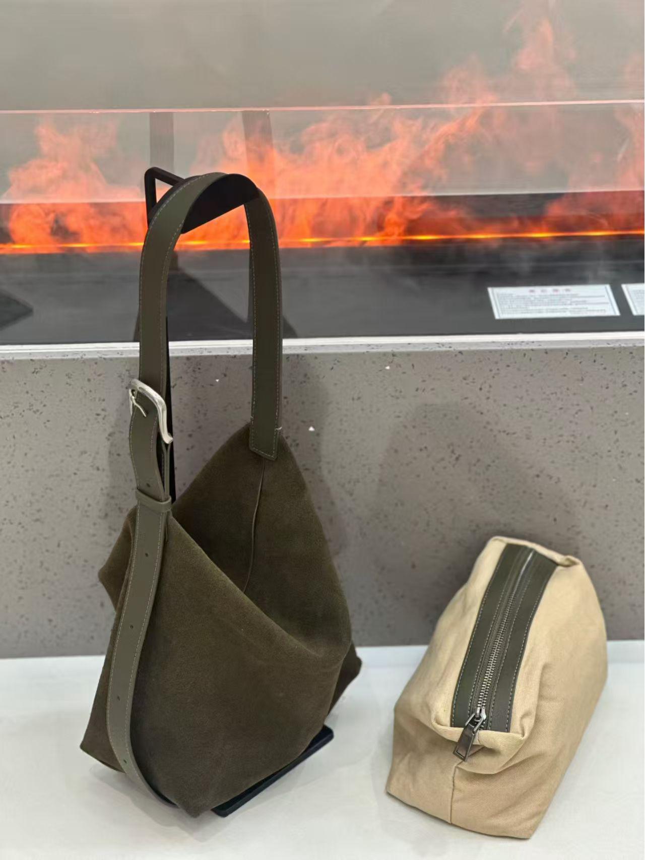 

Autumn/Winter Frosted Cowhide Bucket Bag - Large Retro Casual Genuine Leather Underarm Bag for Women 22cm Length, 12cm Width, 23cm Height темно-зеленого