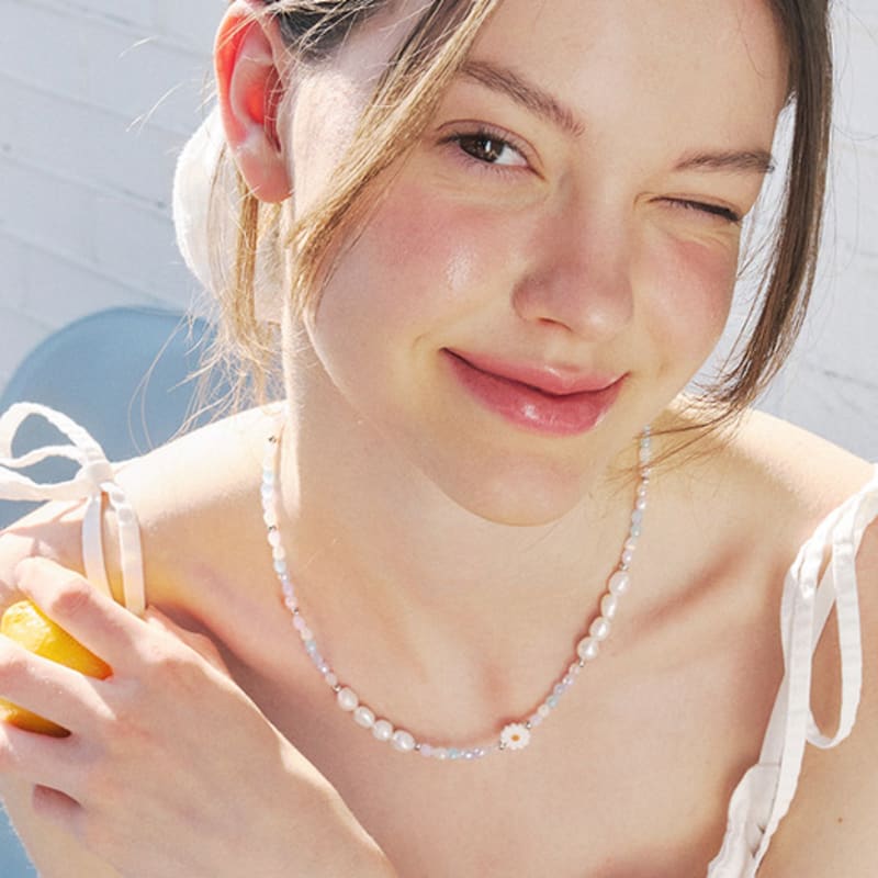 ENGBROX pastel moment daisy necklace