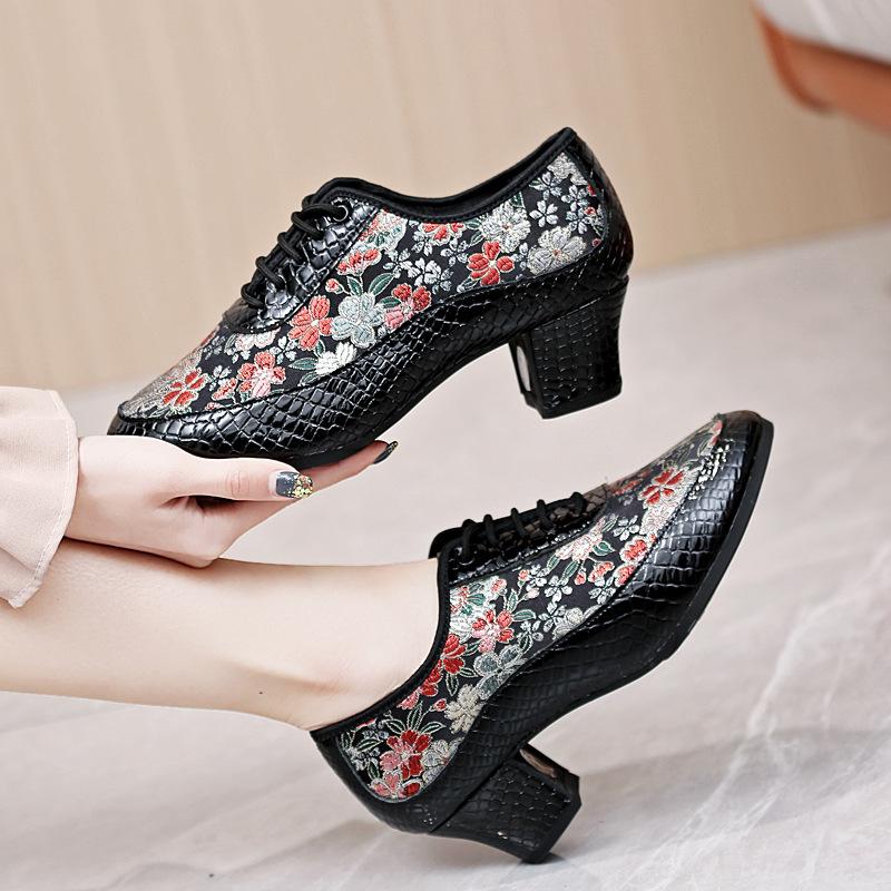 Fashion New Women Tango/Latin Dance Shoes Soft Bottom Leopard Print Modern Salsa Dancing Shoes for Girls Ladies 5cm Heels