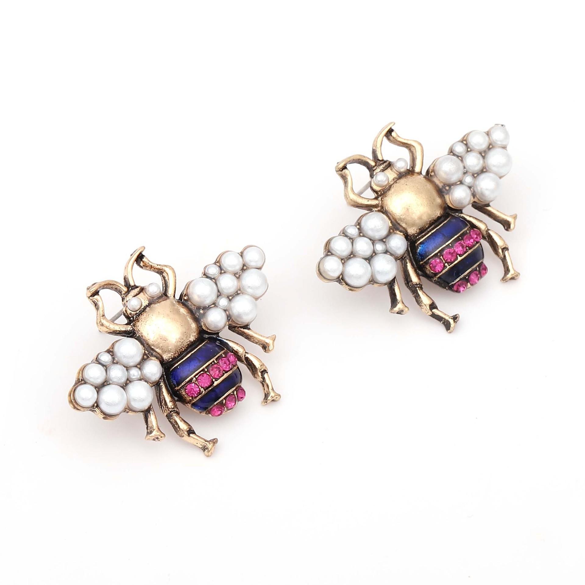 

Модні, трендові, індивідуалістичні та креативні сережки-підвіски зі сплаву у вигляді перебільшених ретро-комах