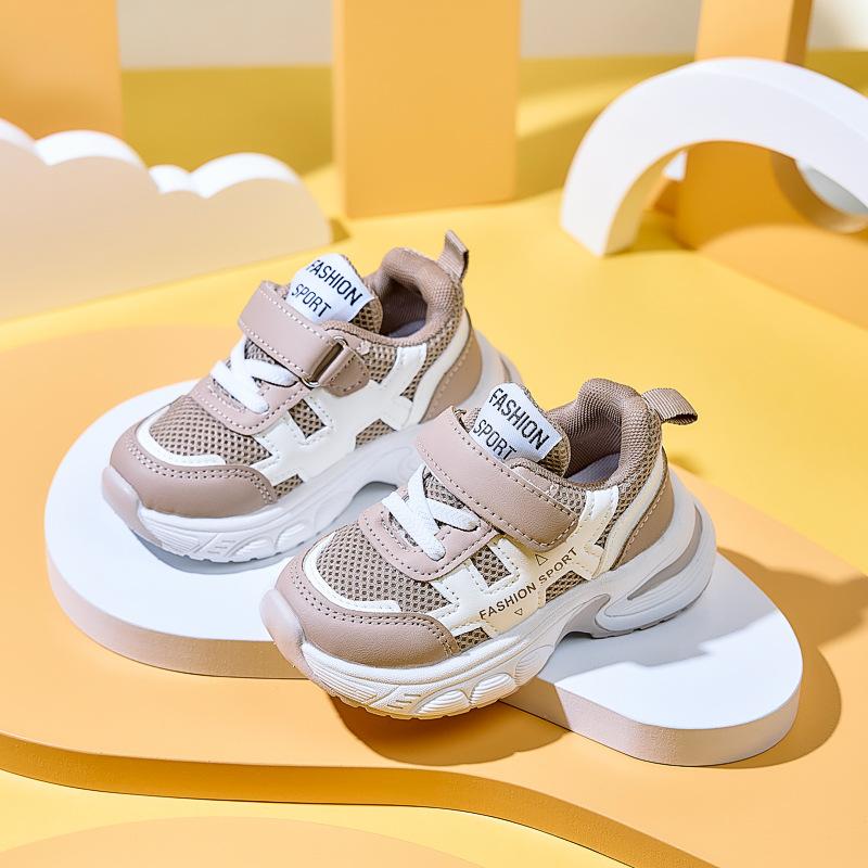 

Children s sports shoes for boys and girls, non-slip sneakers for toddlers and young children, breathable mesh soft-soled running shoes, popular 21-25Code（One Hand5Doub