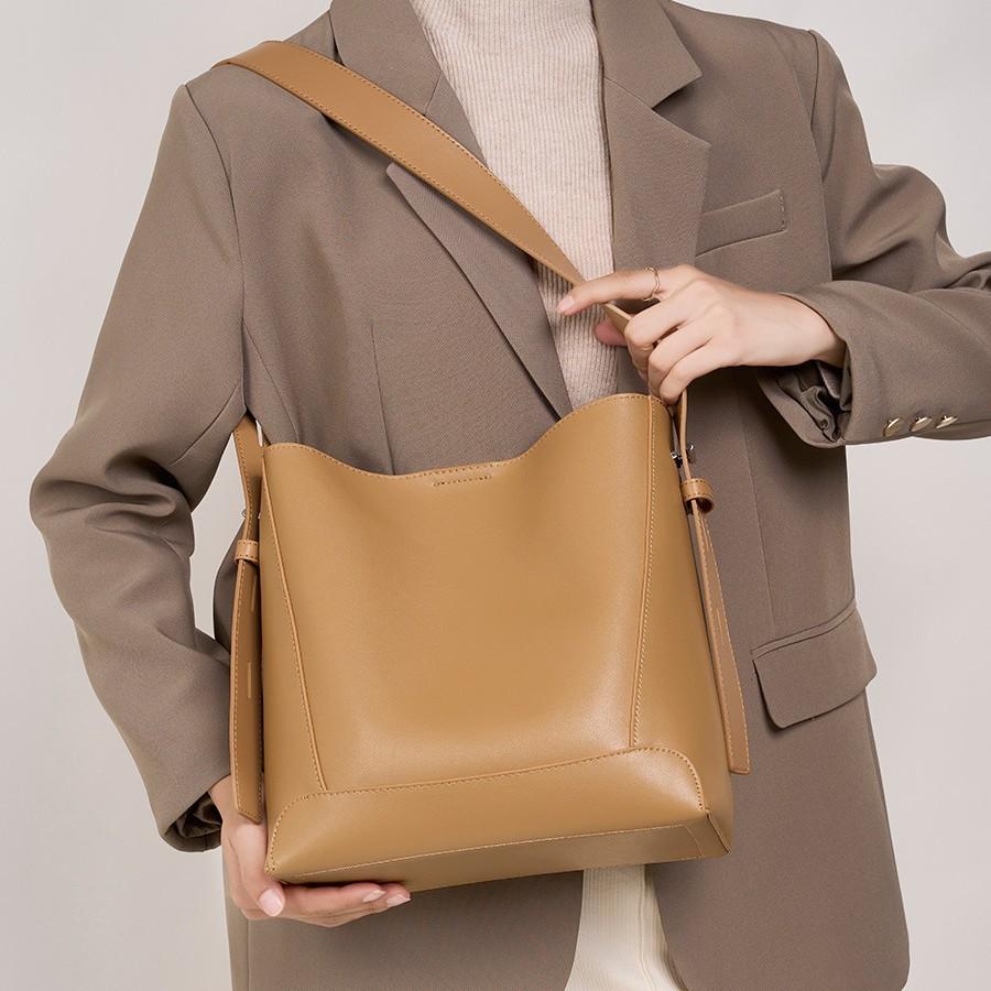 Large Bag Bag Women'S Autumn And Winter Women'S Bag Messenger Bag Versatile Leather Shoulder Large Capacity Commuter Bucket Bag