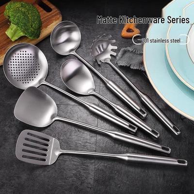 304 Paslanmaz Çelik Mutfak Gereçleri Seti: Spatula, Kepçe, Delikli Kepçe, Soteleme ve Kızartma Spatulaları.
