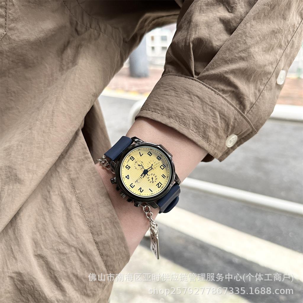 Watch High Junior High School Student Party Fashion Men'S Watch Women'S Waterproof Silicone Large Dial Supply Table