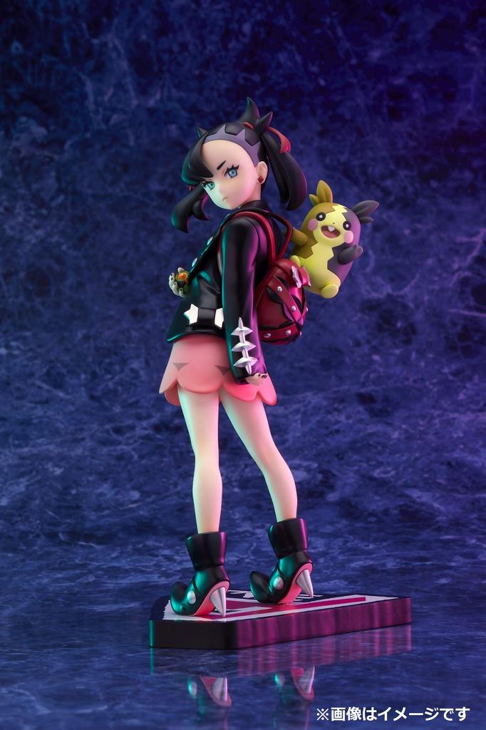 Center Original Marnie Morpeko Pokémon Figure &