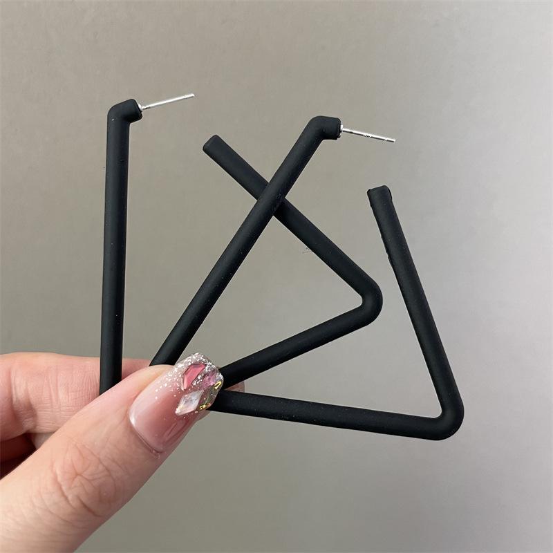 New Color-expanding Triangular Rubber Paint Texture Personalized Earrings for Women