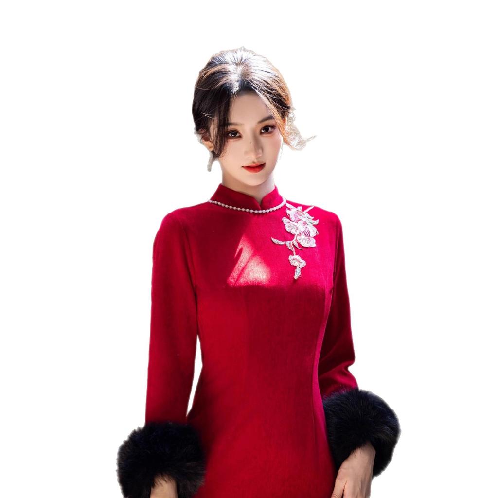 1011 winter new embroidered big red cheongsam new velvet thickened improved dress skirt slim stand-up collar cheongsam