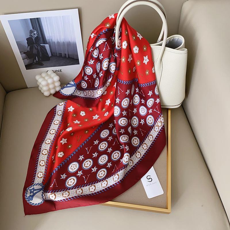 

Retro niche fashion thin silk scarf women s elegant temperament geometric pattern printing 70cm square scarf 70*70