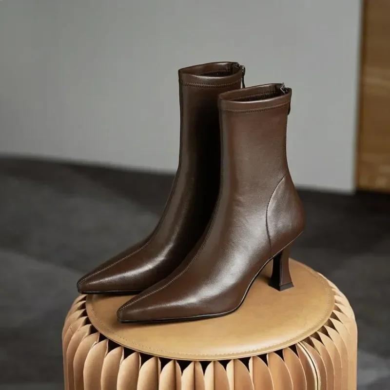 Fashion 2024 New Fashion Pointed Toe Workplace Versatile Thin Heels Solid Color Women's Boots Back Zipper Fashion Boots Formal