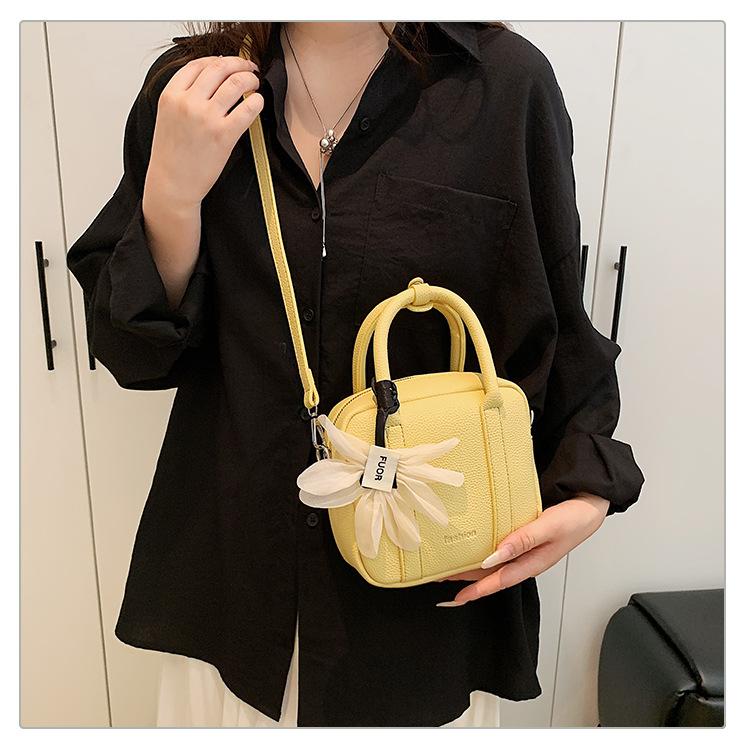 New niche design fashionable versatile handbag simple shoulder cross pillow women's bag