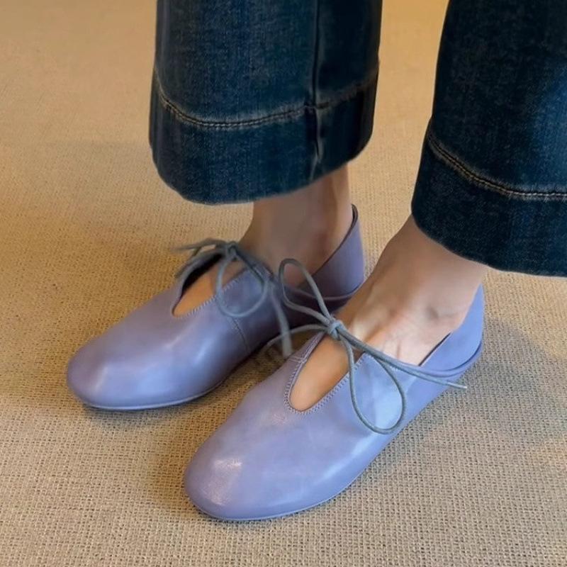 

Версия из мягкой кожи ретро мягкая кожа плоская подошва каблук для ходьбы два способа ношения маленькие кожаные туфли женские ранняя весна новинка шнуровка перфорация круглый носок 40