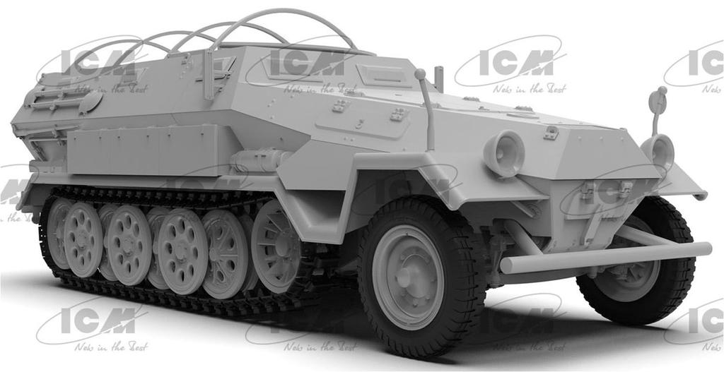 ICM German Armored Ambulance Plastic Model 35113 1/35 Sd.Kfz.251/8 Ausf.A