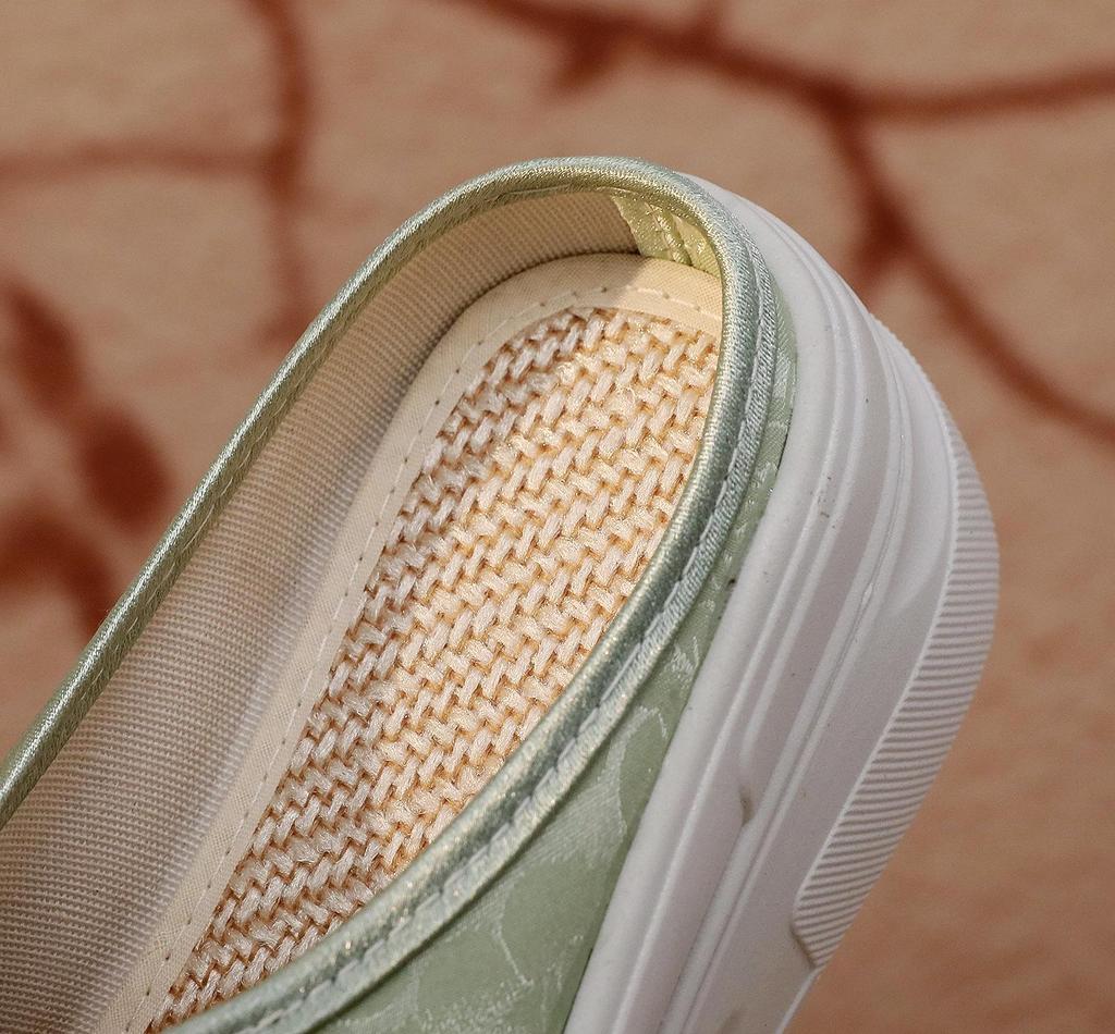 New Chinese-Style High Heel Embroidered Shoes: Thick Sole, Height Increasing, Perfect for Matching Qipao and Hanfu