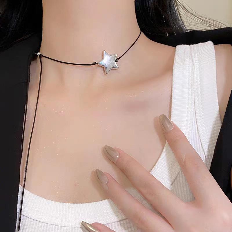 Women Vintage Leather Choker Necklace Double Layered Star Pendant Jewelry Adjustable Chain