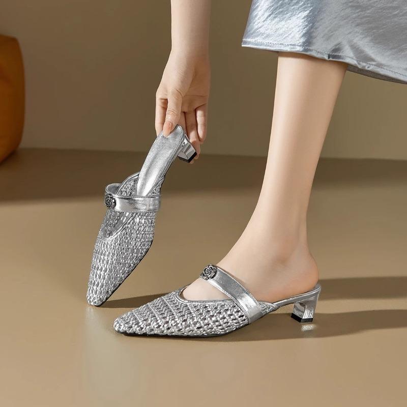 Fashion 2025 Summer New Woven Sandals One-word Strap Niche Hollow-out Baotou Cool-drag Commuter Fashion Low-heeled Slippers
