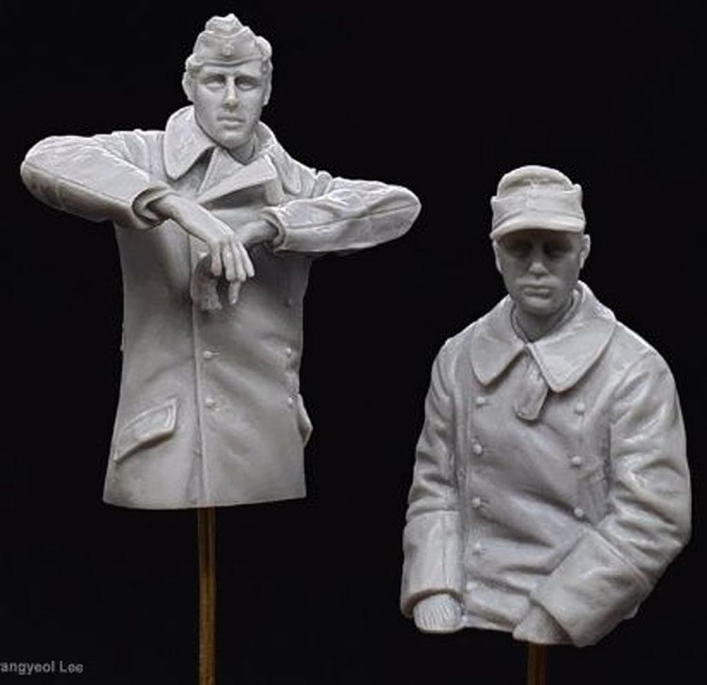 ARPO Productions 1/35 Scale Resin Kit of the 501st Heavy Tank Battalion Tiger II Radio Operator and Driver, Torso Figure (ARP35025)