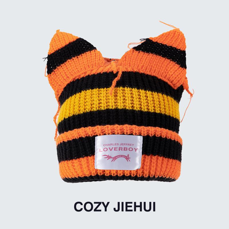 Autumn and winter hats, cat ears knitted hats, men and women of the same style, cute piggy knitted wool hats, warm contrasting colors