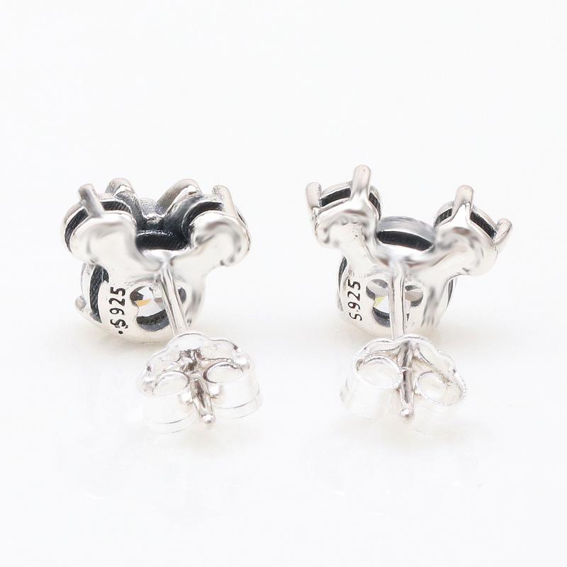 Mickey & Minnie Sparkling Stud Earrings - Fashionable Valentine's Day Gift for Women