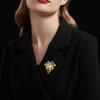Vintage Hollow Leaf Pearl Brooches For Women Green Color Crystal Rhinestone Flower Lapel Pines Clothing Party Accessories Gifts