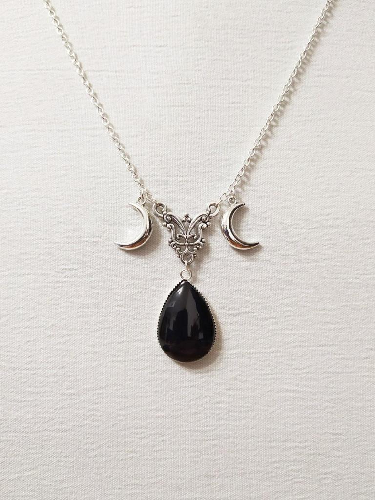 Gothic Sliver Color Triple Moon Goddess Black Glass Crystal Water Drop Pendant Necklace for Women Hallowmas Amulet Jewelry Gifts