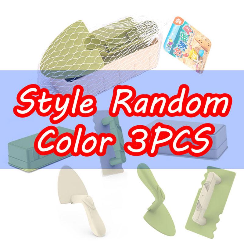 

Детские пляжные игрушки, лопата, песочница, замок, здание, песочные кирпичные стены, формы, инструменты, летние игры на открытом воздухе, дети играют в воду, песок, игрушки