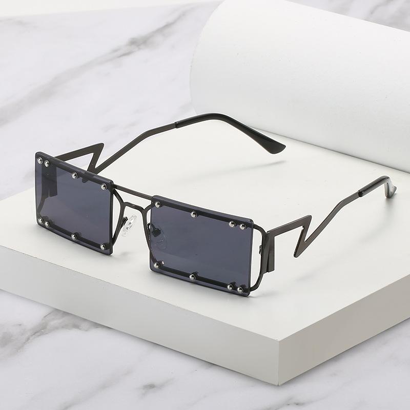 Square Sunglasses, Personalized Glasses Of The Same Style, Multi-Rivet Square Sunglasses For Women