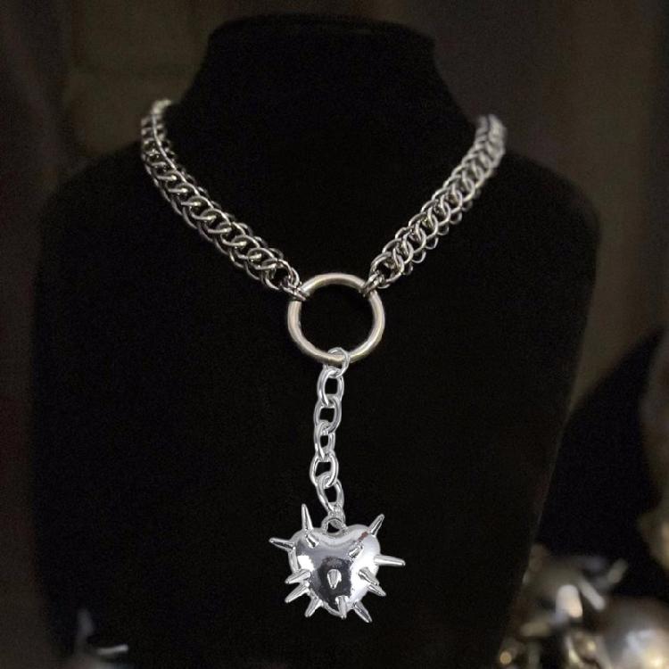 Fashionable Sturdy Alloy Necklace Love Heart and Thorns Elegant Designs Jewelry Accessory for Unique Look Casual Wear