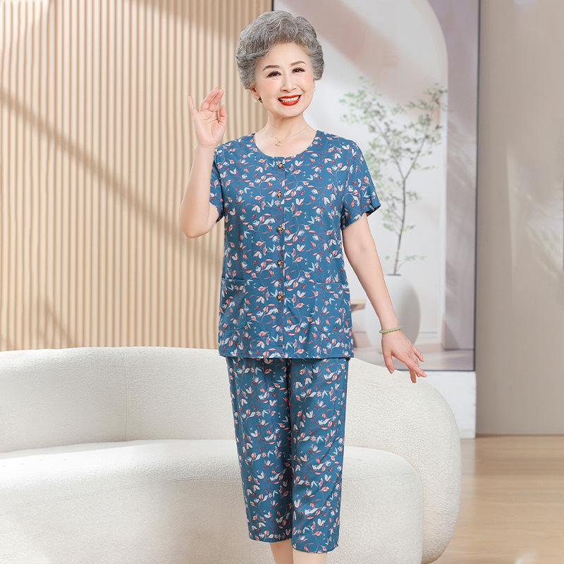 Grandma's Summer Cotton Silk Set: Women's Middle-Aged Short Sleeve Cardigan Two-Piece for 70-Year-Old Moms