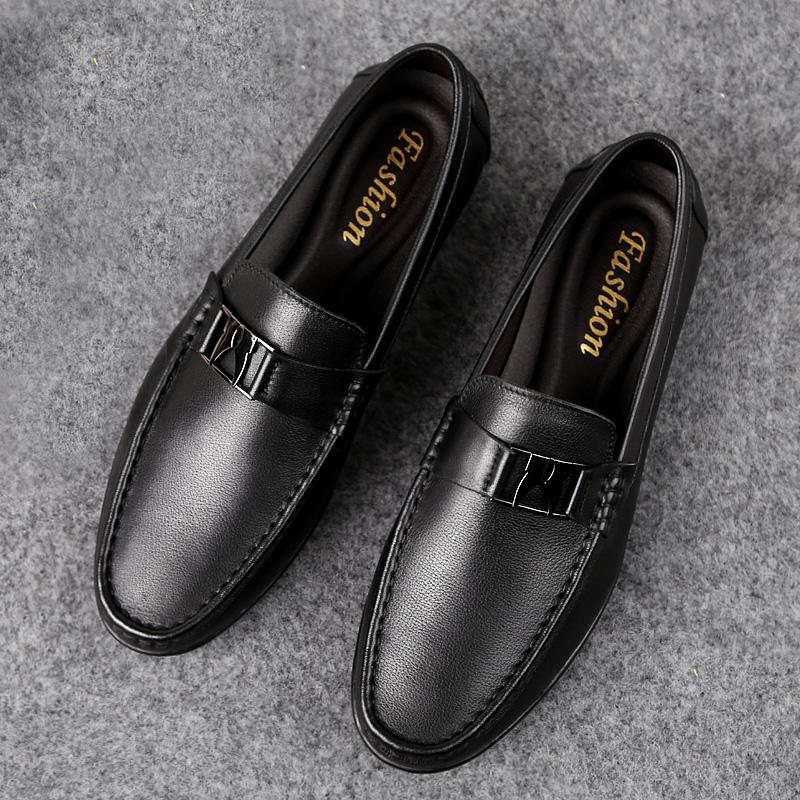 2024 Pánské boty z pravé kůže Luxusní značka Formální Neformální Pánské mokasíny Mokasíny Měkké Prodyšné Nazouvací Loďkové boty Vysoká kvalita