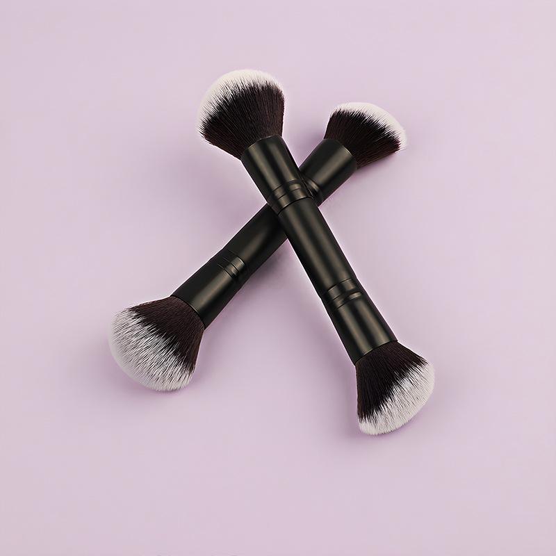 Portable Double-Head Foundation & Concealer Retouch Brush Single Pack Bangle Contour Makeup Brush Makeup Tool Product