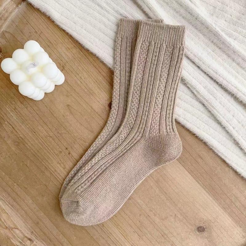 Women's Autumn and Winter Warm, Soft and Pure Color Wool Socks, Retro Thickened Twisted Medium Long Tube Pile Socks, Wool Socks