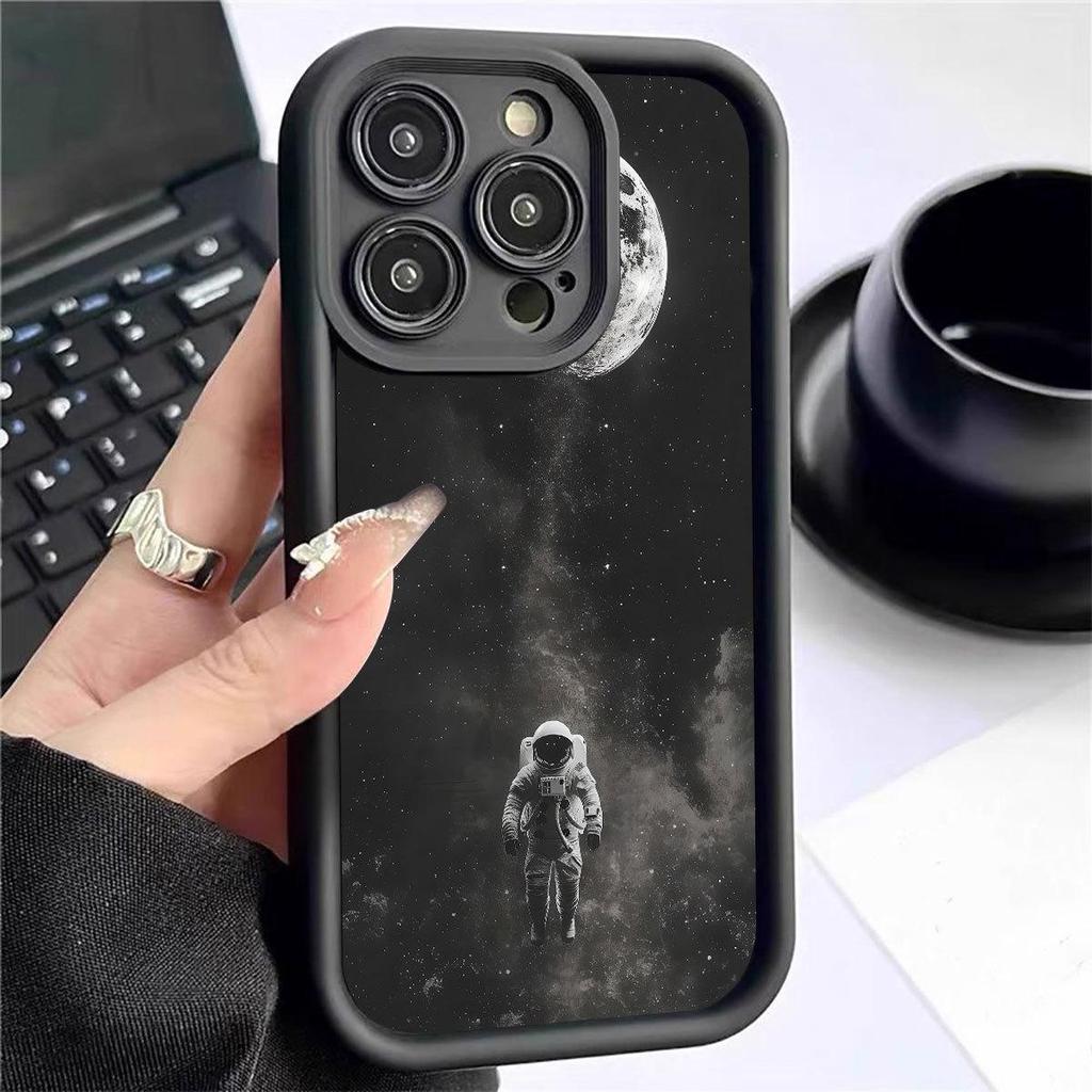 New Grooved Black Astronaut Ladder Case for iPhone 14-17 Pro Max.