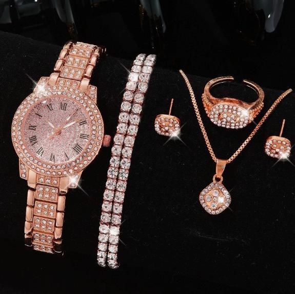 Ladies Fashion Bracelet Watch Diamond Inlaid Watch Cornucopia Roman Quartz Watch Women'S Watch
