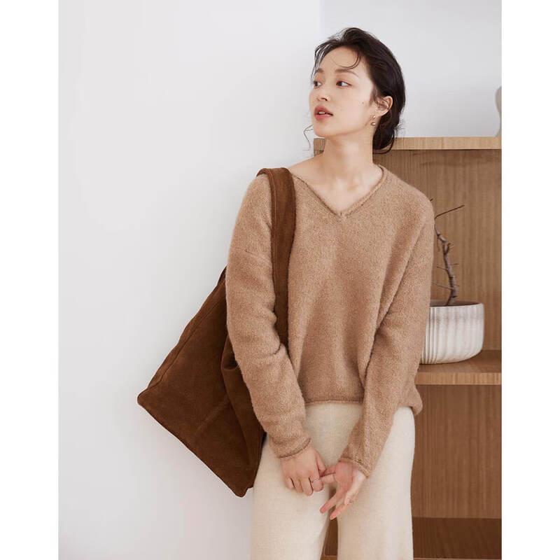 Sinuofude Women's V-Neck Lamb Wool Blend Knit Sweater