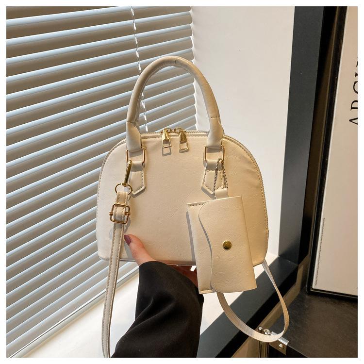 Fashion Retro Versatile Shell Bag 2025 New Bags Summer Trend Versatile Shoulder Bag Simple Messenger Women's Bag Bag