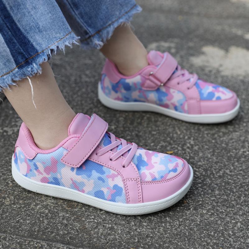 

Kids Wide Fit Lightweight Flyknit Sports Shoes for Boys & Girls 28 камуфляжний/рожевий