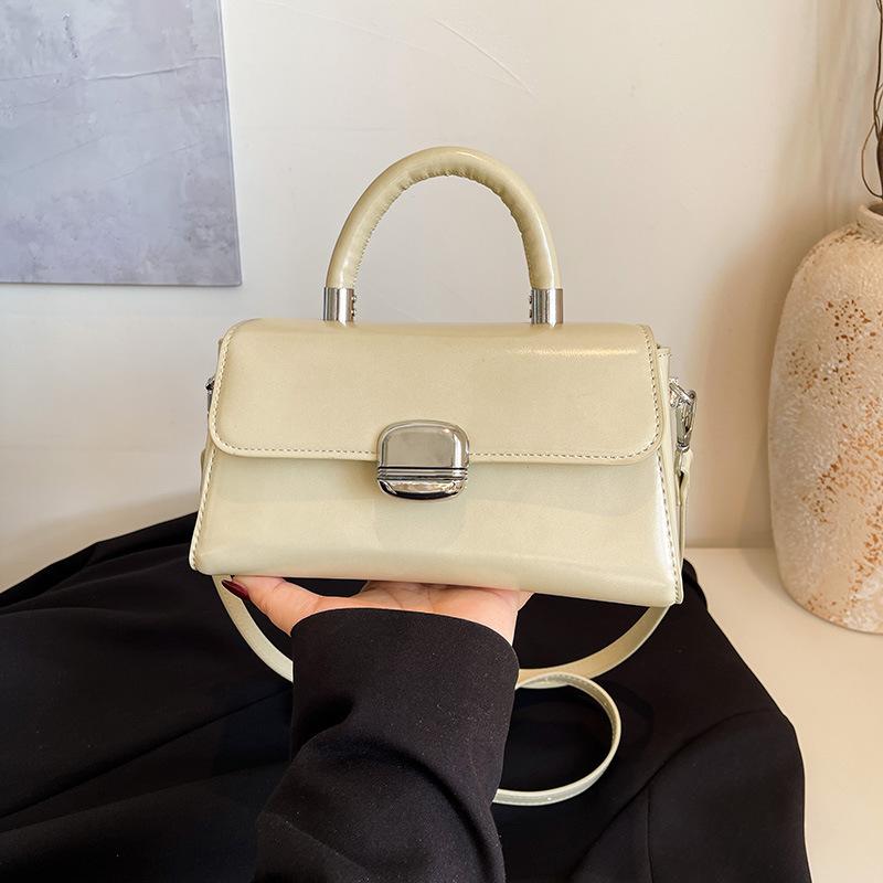 Niche design simple bag women's new fashion popular shoulder messenger bag hand carry small square bag