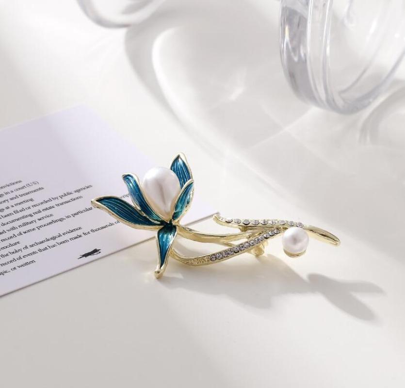 1Pc Trendy Orchid Brooch for Women Men Simple Pearl Leaf Brooches Pins Jewelry Trendy Accessories Summer Holiday Gifts