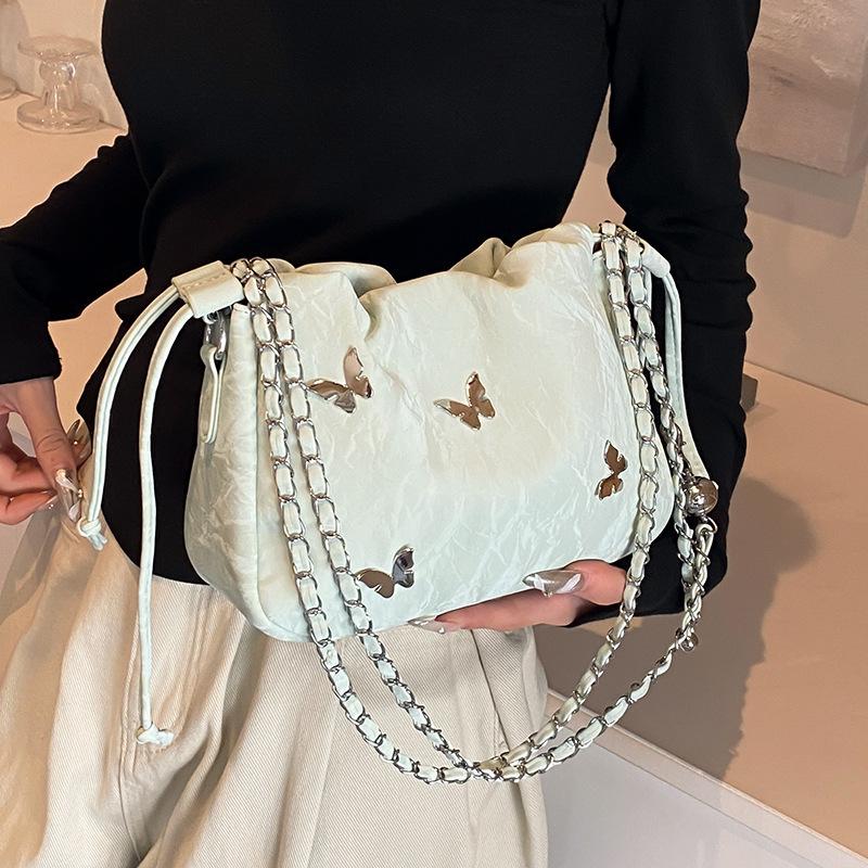 Korean Version of the Hot Sale, Niche Daily Leisure Butterfly Pumping with Cloud Bag, Female Foreign Versatile High-end Chain Messenger Bag