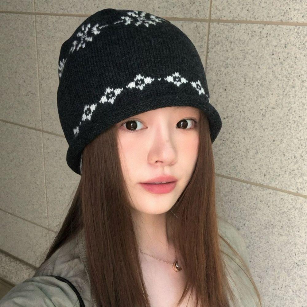 Warm Jacquard Knitted Hat Printed Printing Knit Cap Sweet Ear Protection Hat Apparel Accessories