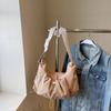 Bag women's large-capacity new simple and versatile pleated shoulder messenger bag class tote bag