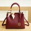 Elegant and stylish tote bag for women, 2024 summer new fashion versatile mom handbag, shoulder and crossbody bag