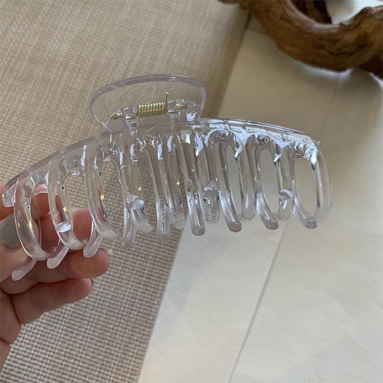 Großer französischer Retro-Klammer-Haarclip für elegante Damenfrisuren.