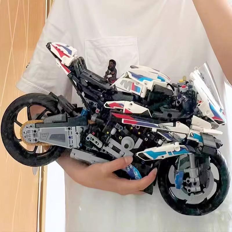 BMW Motorcycle M1000RR Building Blocks Model, Educational Assembly Toy for Boys & Adults, High Difficulty